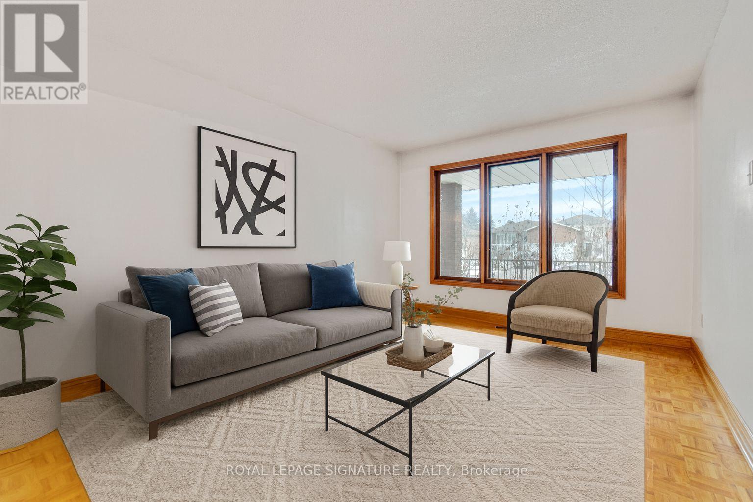 71 Marieta Street, Vaughan (East Woodbridge), Ontario  L4L 7T2 - Photo 4 - N12609332