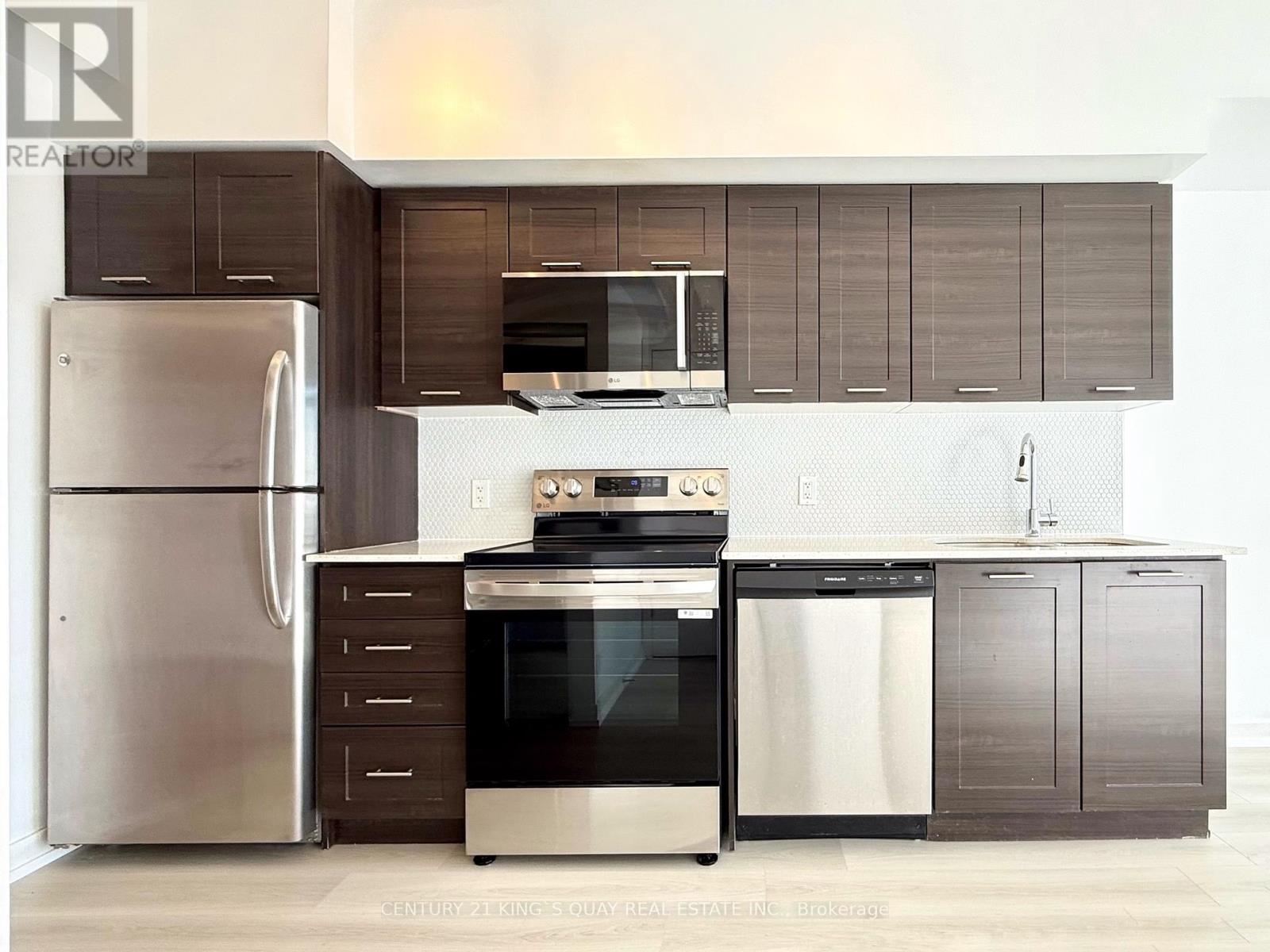 1004 - 2212 Lake Shore Boulevard W, Toronto (Mimico), Ontario  M8V 0C2 - Photo 8 - W12601594