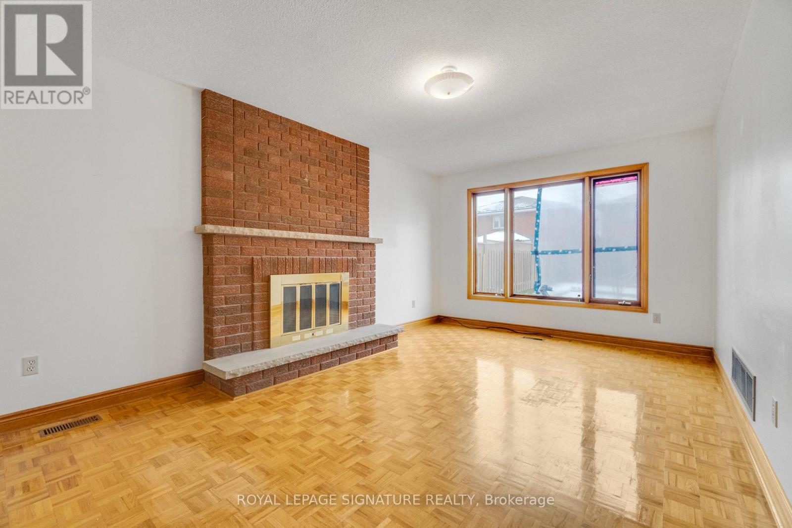 71 Marieta Street, Vaughan (East Woodbridge), Ontario  L4L 7T2 - Photo 8 - N12609332