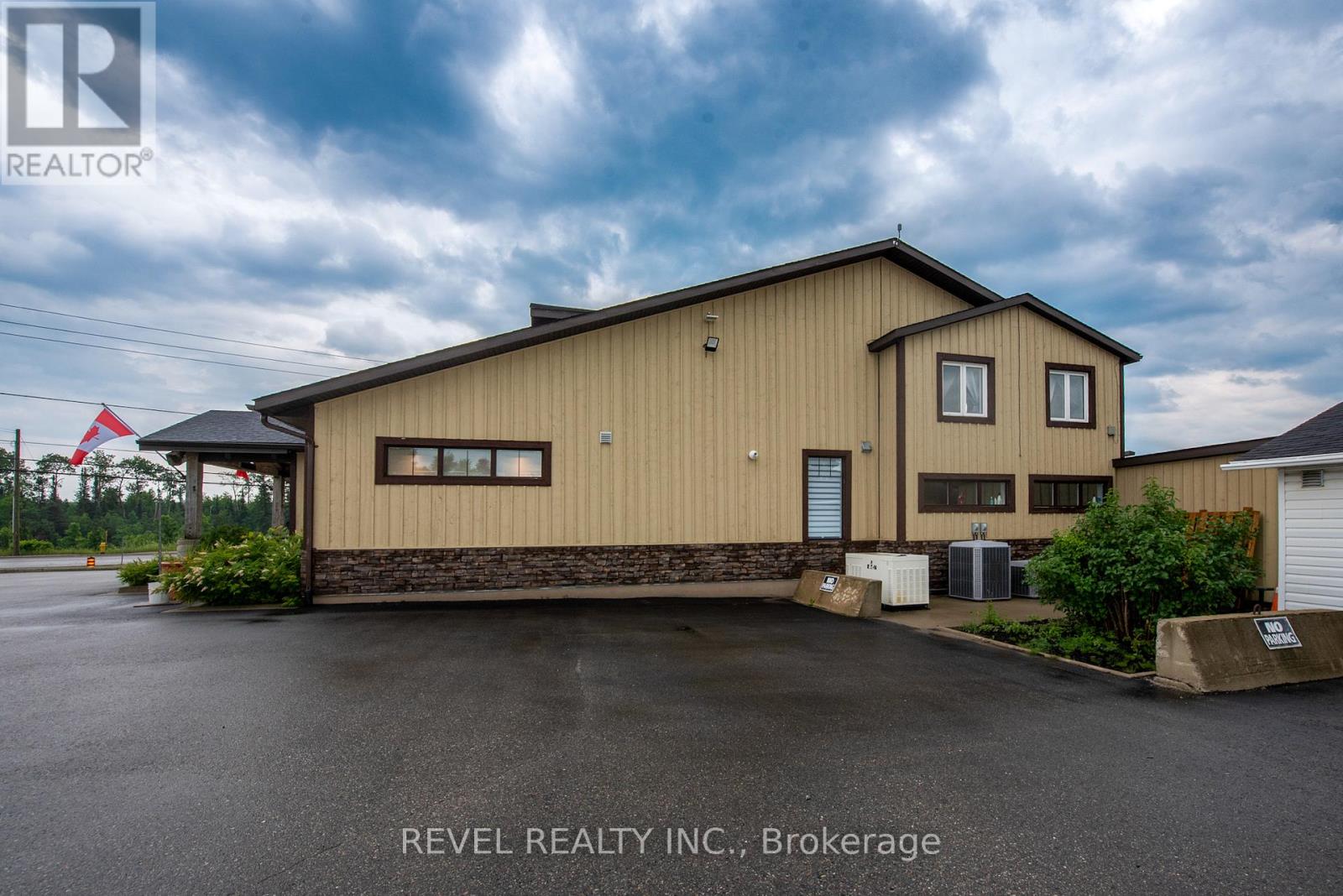 1086 Riverside Drive, Timmins (Mtj - Main Area), Ontario  P4R 1A2 - Photo 4 - T12609686