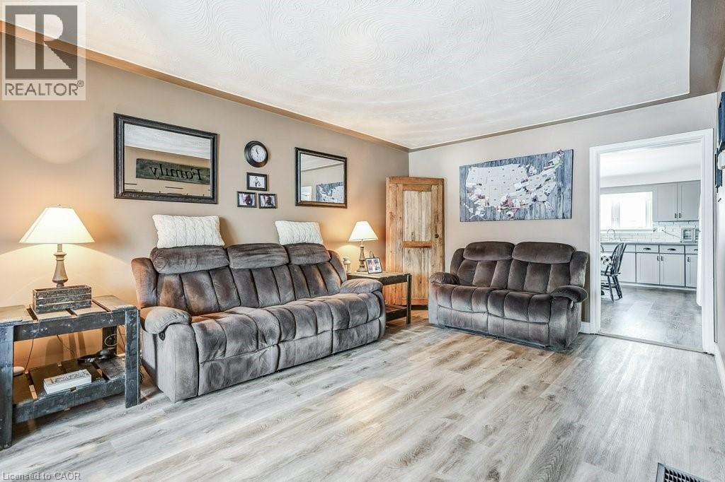 9188 Dickenson Road W, Mount Hope, Ontario  L0R 1W0 - Photo 9 - 40792872