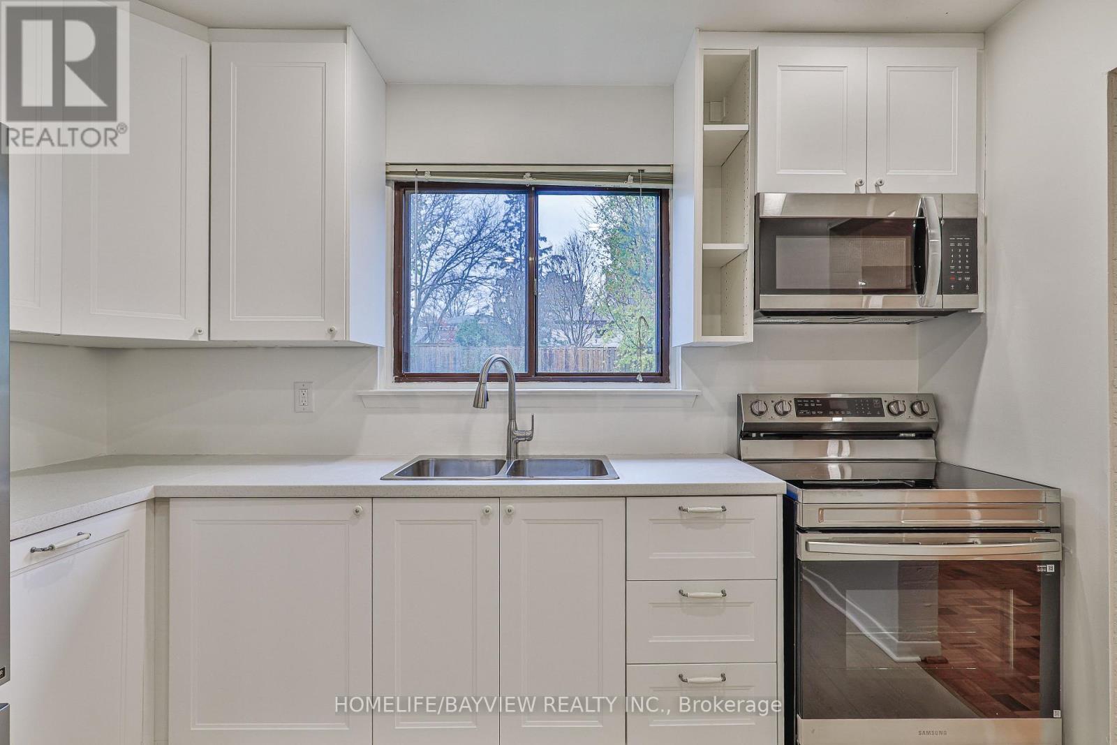 32 Penwick Crescent, Richmond Hill, Ontario  L4C 5B4 - Photo 14 - N12609728