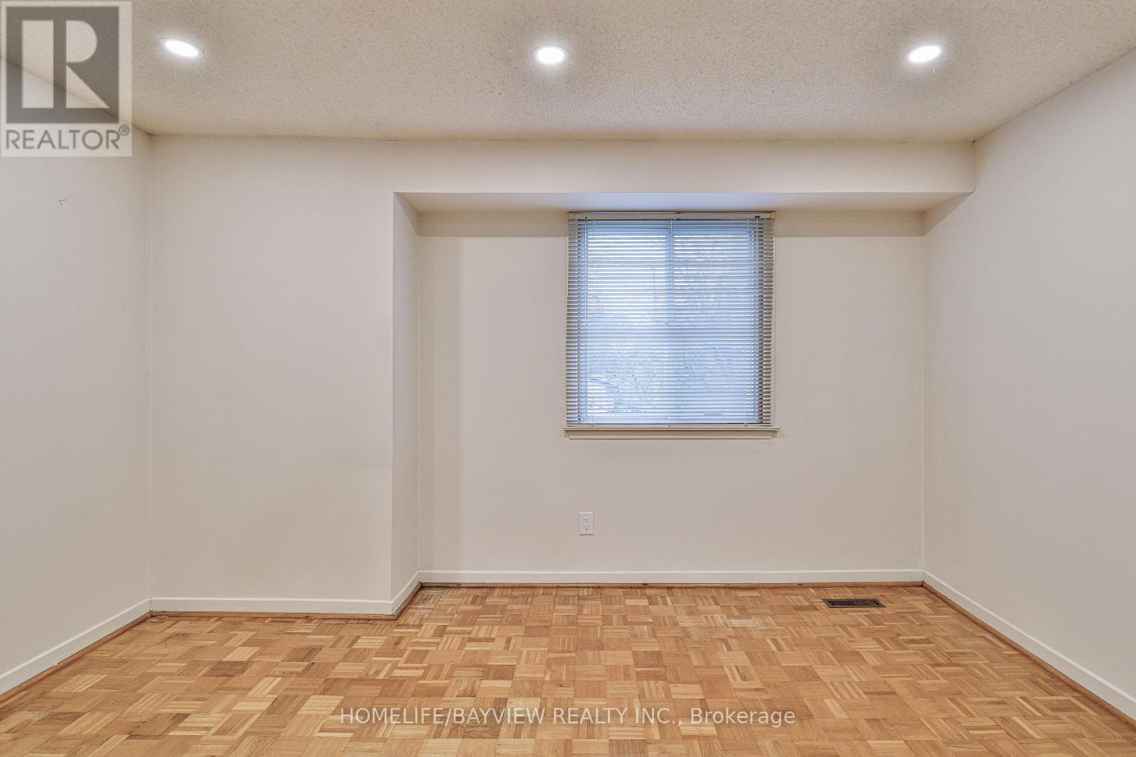 32 Penwick Crescent, Richmond Hill, Ontario  L4C 5B4 - Photo 18 - N12609728