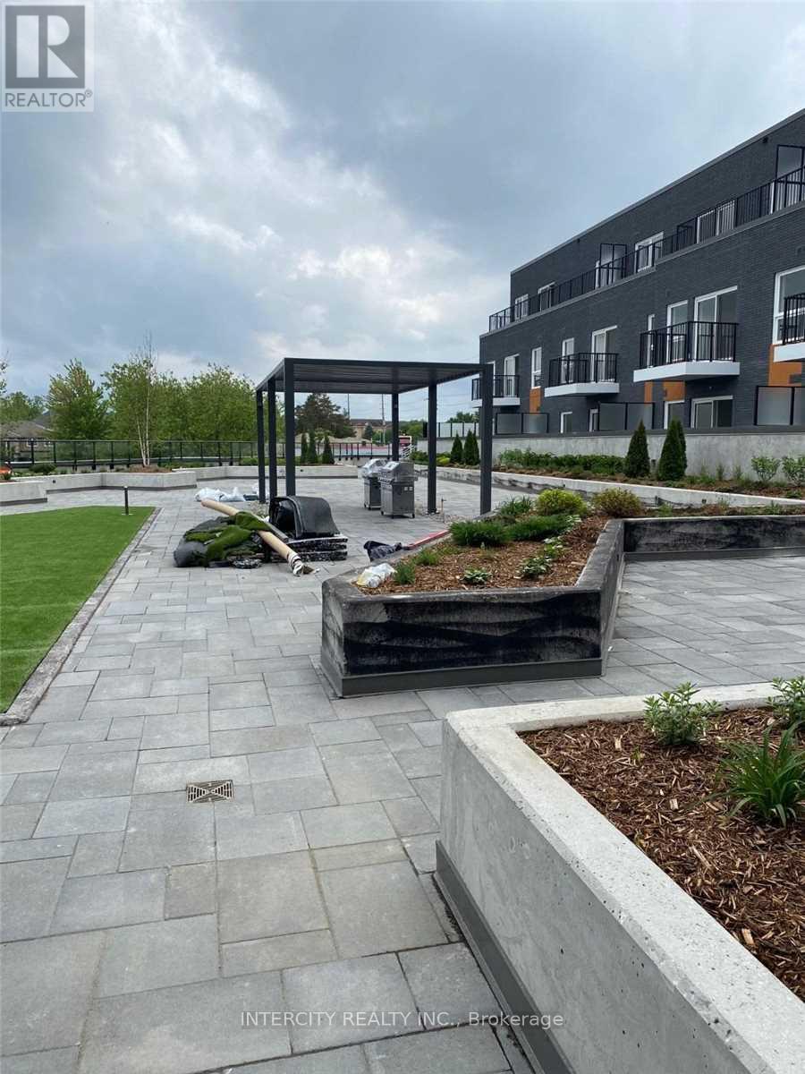 312 - 430 Essa Road, Barrie, Ontario  L0M 1A0 - Photo 2 - S12609726