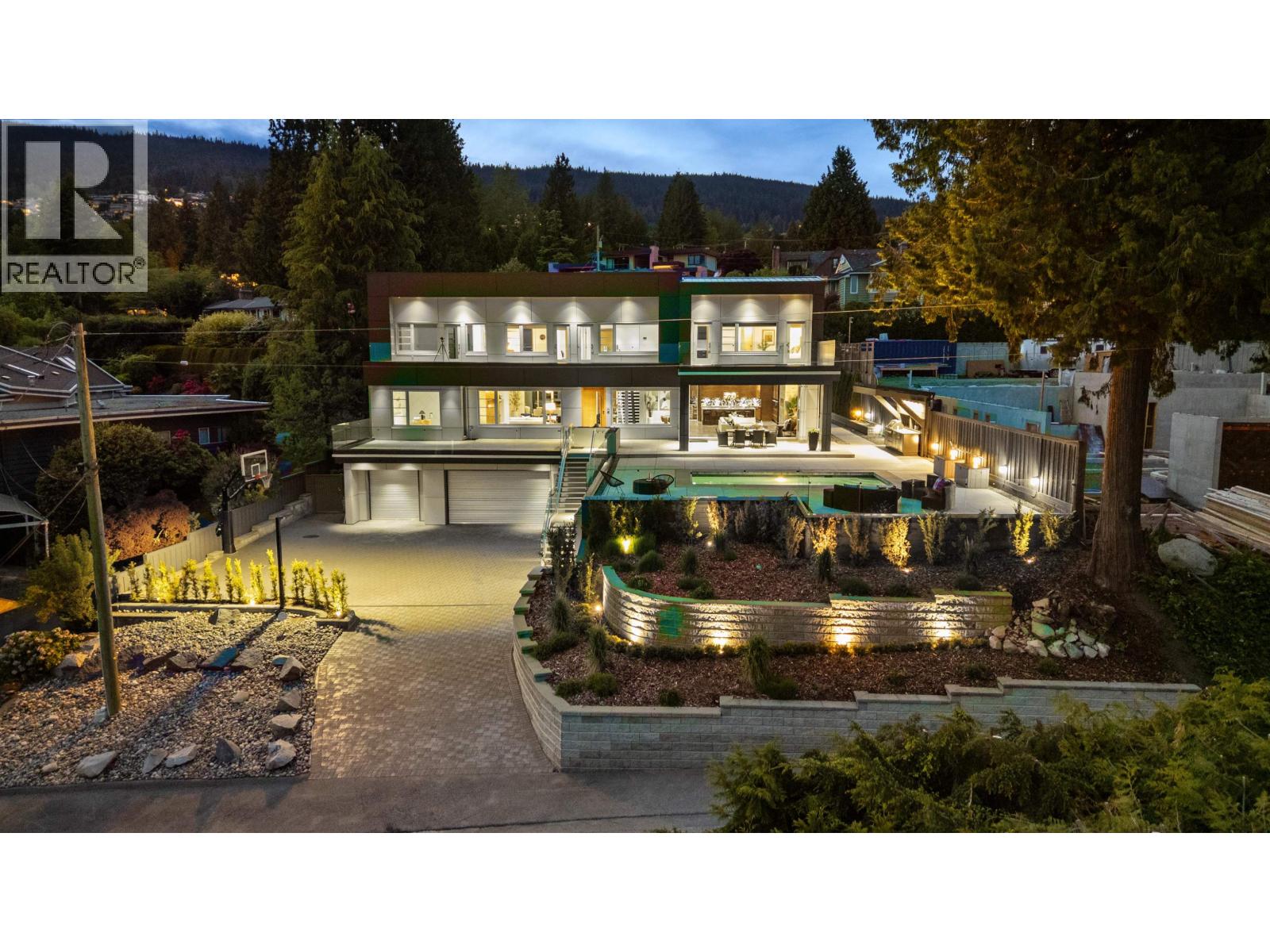 1265 QUEENS AVENUE, West Vancouver, British Columbia