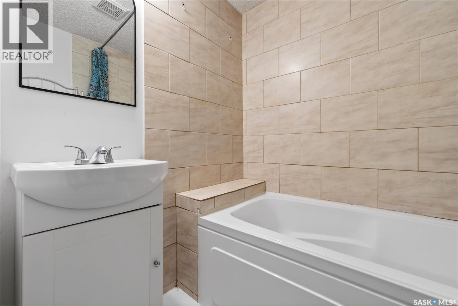 1216 Mctavish Street, Regina, Saskatchewan  S4T 3V7 - Photo 13 - SK025333