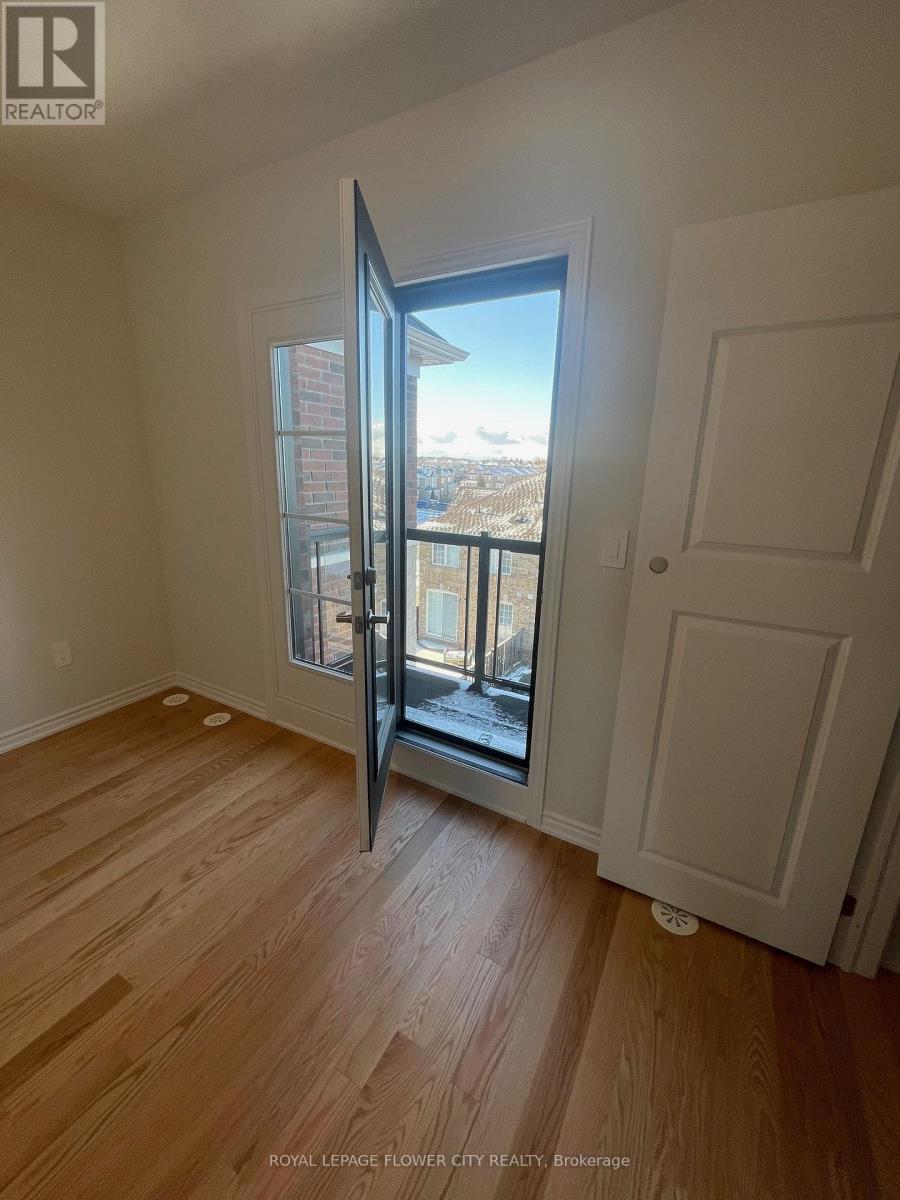 5993 Saigon Street, Mississauga, Ontario  L5V 3B2 - Photo 11 - W12609612