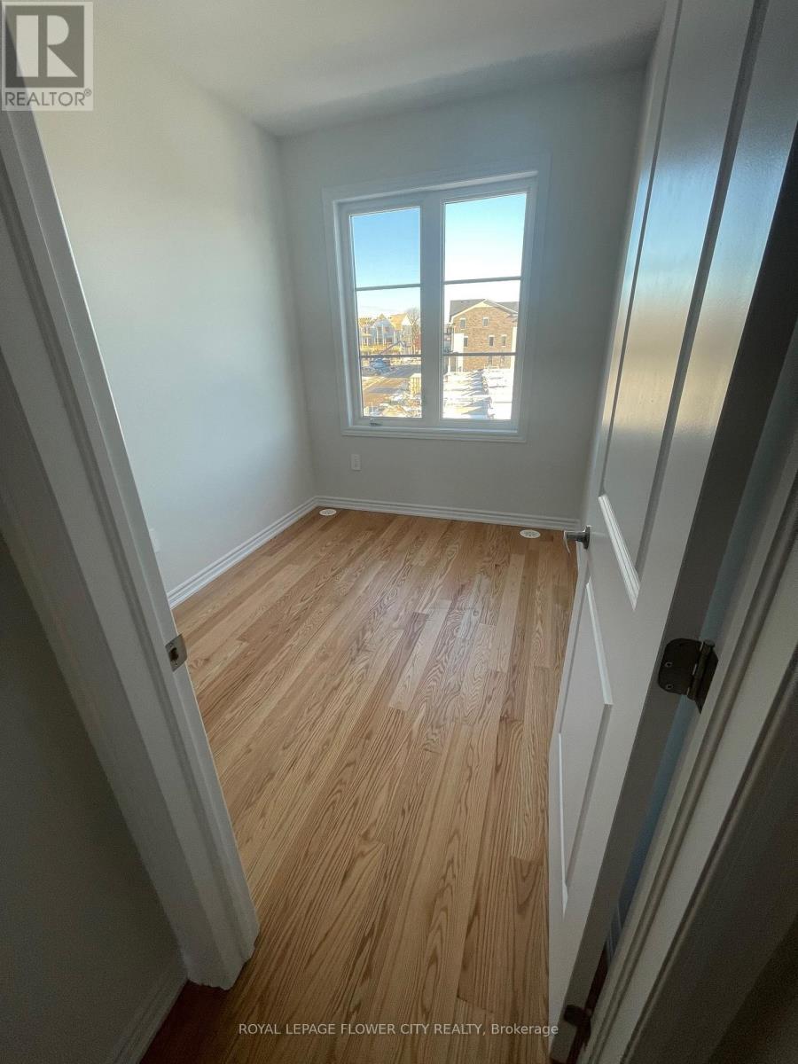 5993 Saigon Street, Mississauga, Ontario  L5V 3B2 - Photo 12 - W12609612