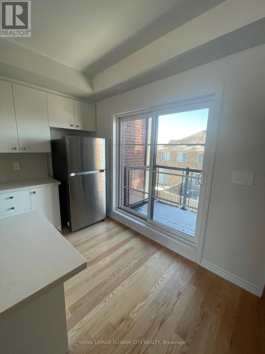 5993 Saigon Street, Mississauga, Ontario  L5V 3B2 - Photo 3 - W12609612