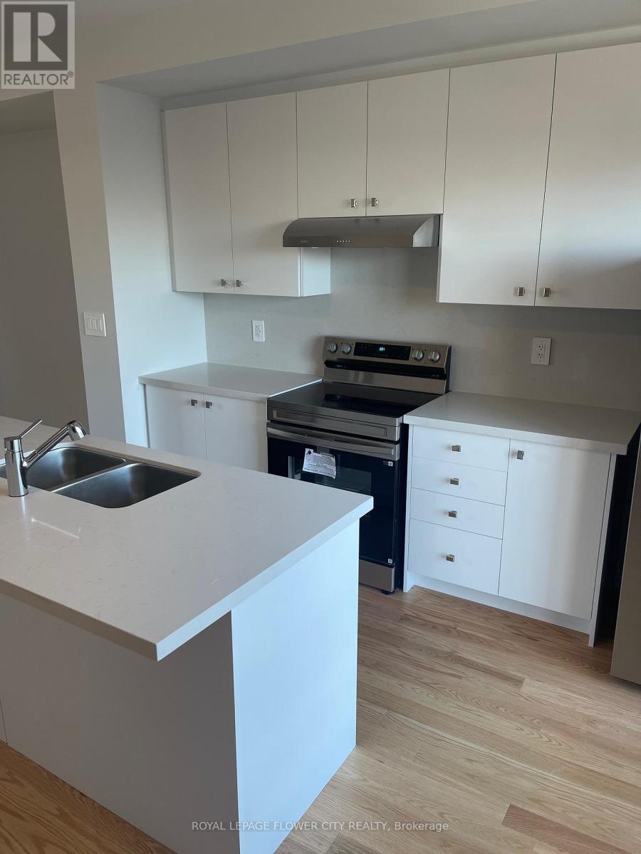 5993 Saigon Street, Mississauga, Ontario  L5V 3B2 - Photo 4 - W12609612