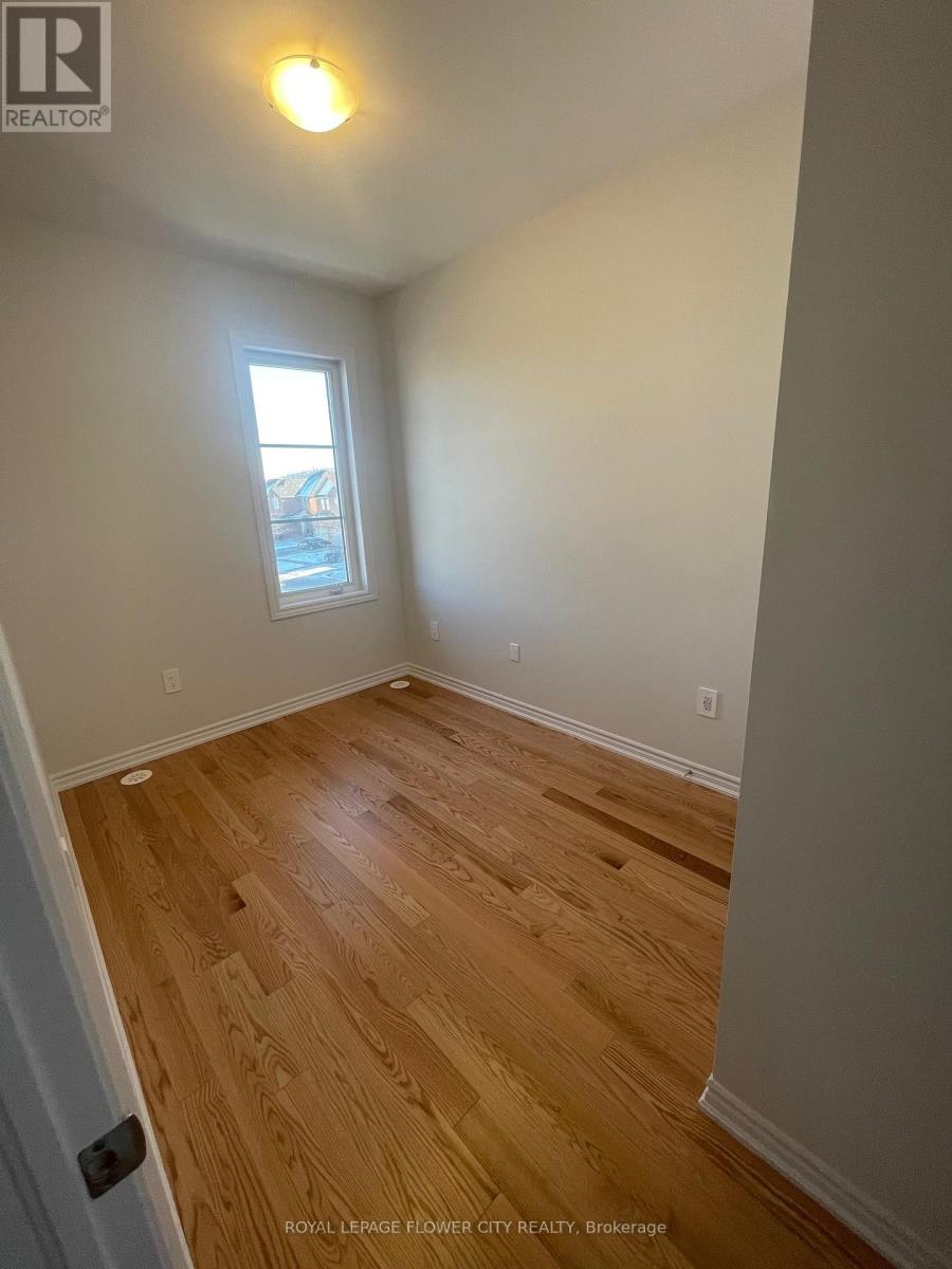 5993 Saigon Street, Mississauga, Ontario  L5V 3B2 - Photo 9 - W12609612