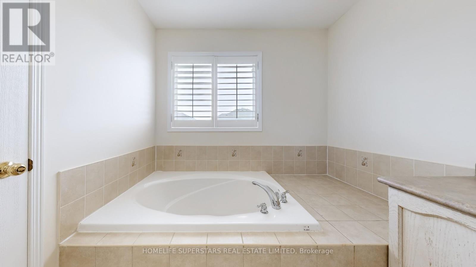 4783 Apple Blossom Circle, Mississauga, Ontario  L5V 3C7 - Photo 30 - W12609634