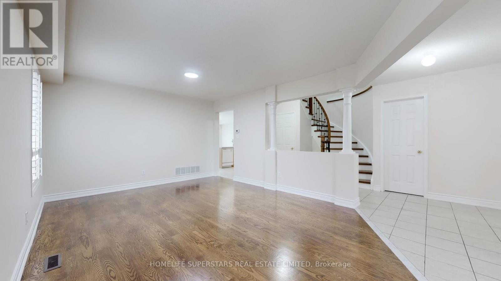 4783 Apple Blossom Circle, Mississauga, Ontario  L5V 3C7 - Photo 7 - W12609634