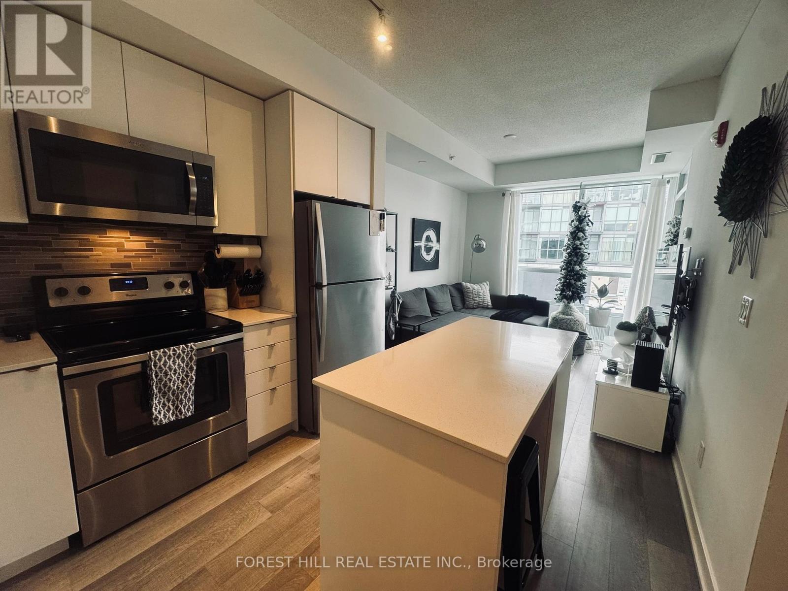 C408 - 5260 Dundas Street, Burlington, Ontario  L7R 3X4 - Photo 3 - W12609644