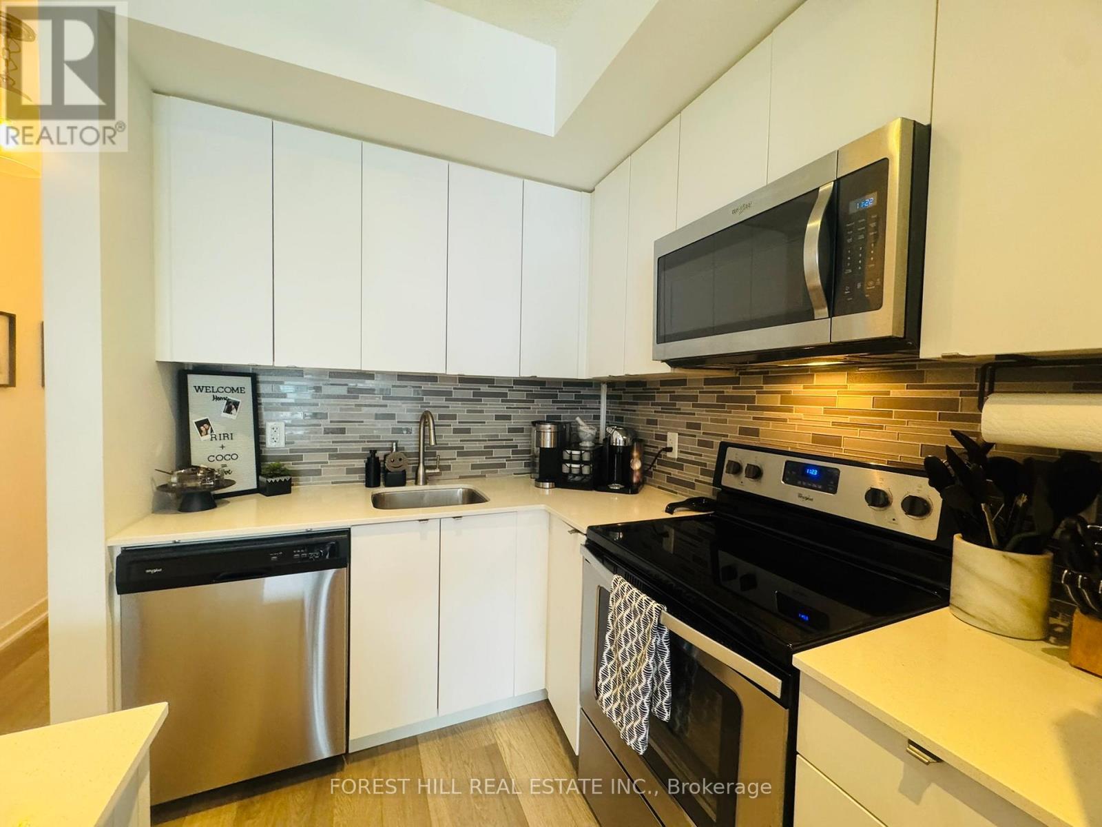 C408 - 5260 Dundas Street, Burlington, Ontario  L7R 3X4 - Photo 5 - W12609644