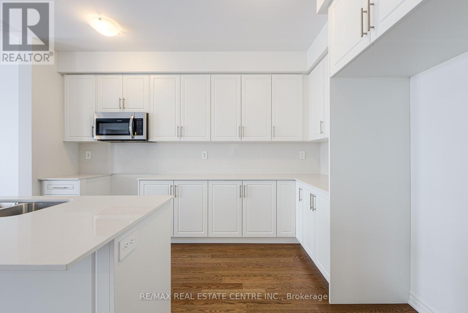 1467 Savoline Boulevard, Milton (Walker), Ontario  L9E 2G5 - Photo 11 - W12609654