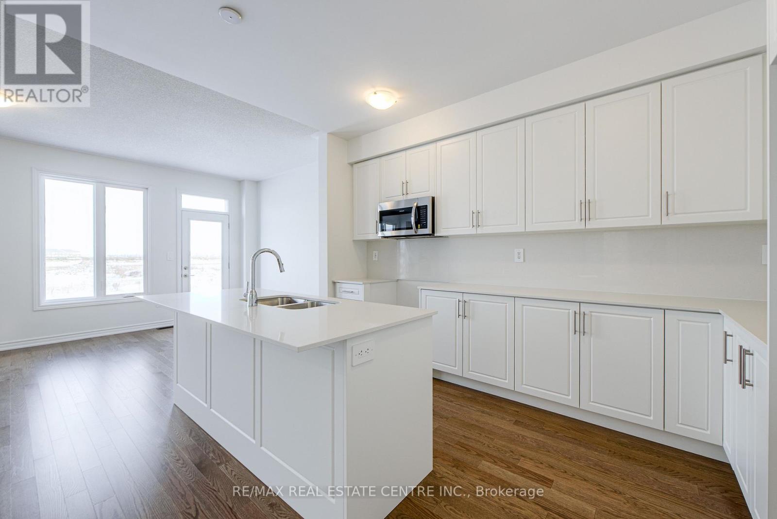 1467 Savoline Boulevard, Milton (Walker), Ontario  L9E 2G5 - Photo 12 - W12609654