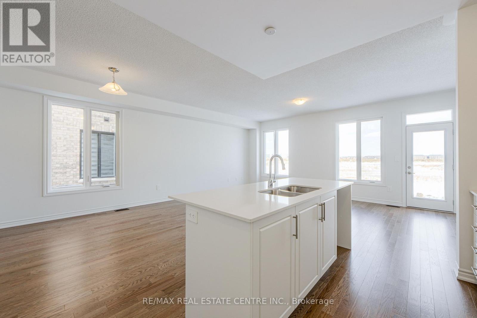 1467 Savoline Boulevard, Milton (Walker), Ontario  L9E 2G5 - Photo 13 - W12609654