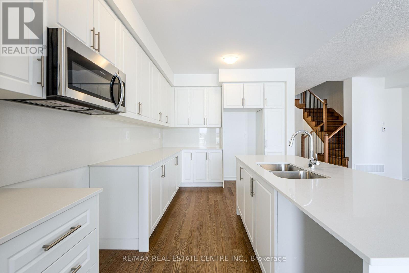 1467 Savoline Boulevard, Milton (Walker), Ontario  L9E 2G5 - Photo 14 - W12609654