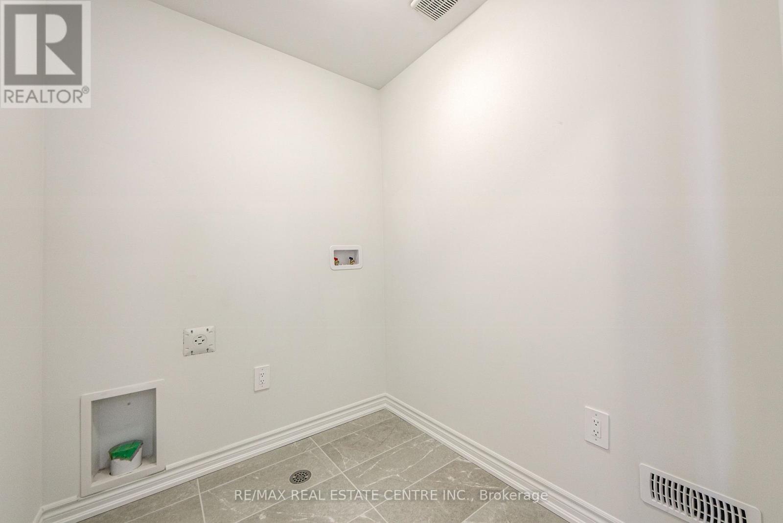 1467 Savoline Boulevard, Milton (Walker), Ontario  L9E 2G5 - Photo 28 - W12609654