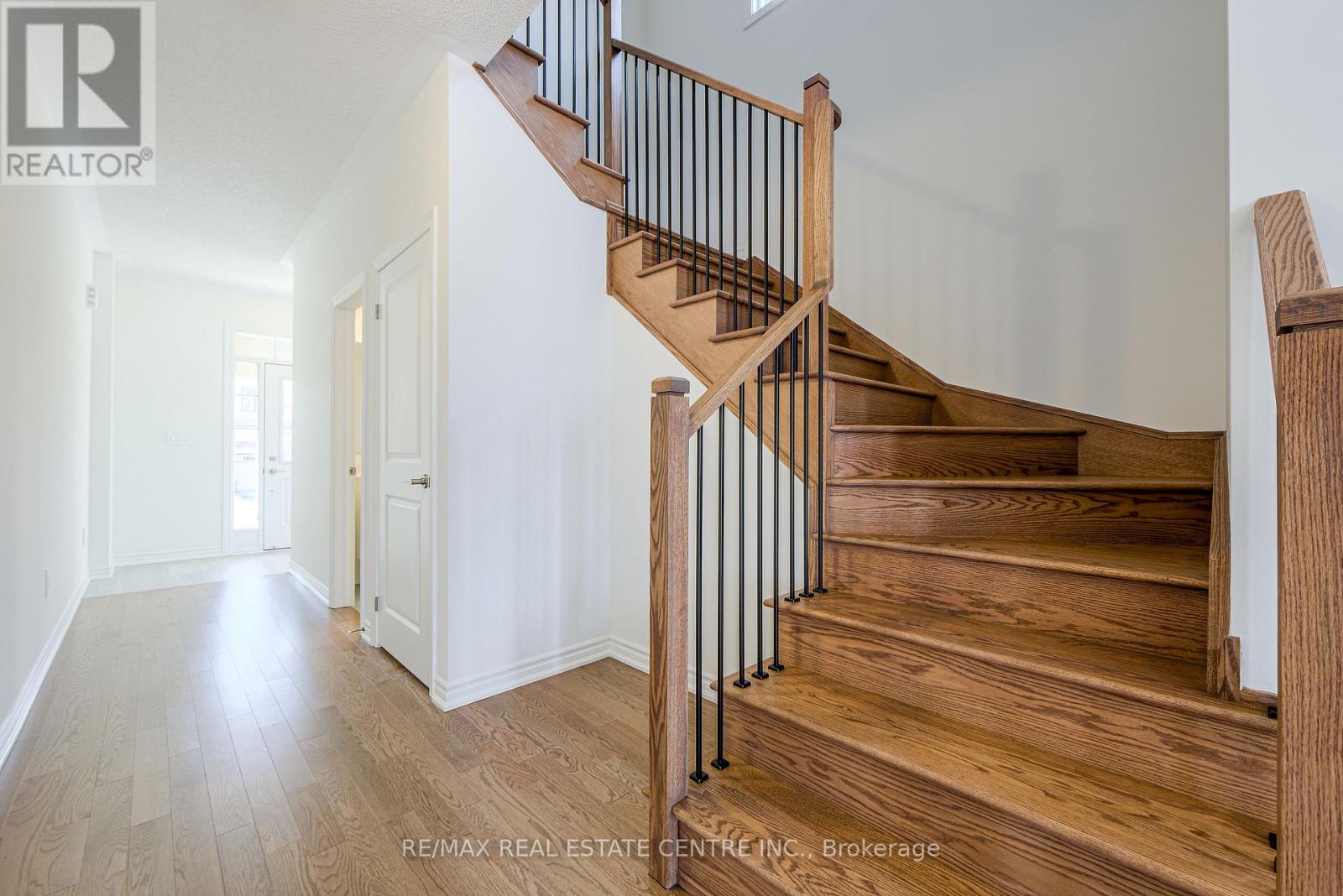 1467 Savoline Boulevard, Milton (Walker), Ontario  L9E 2G5 - Photo 7 - W12609654