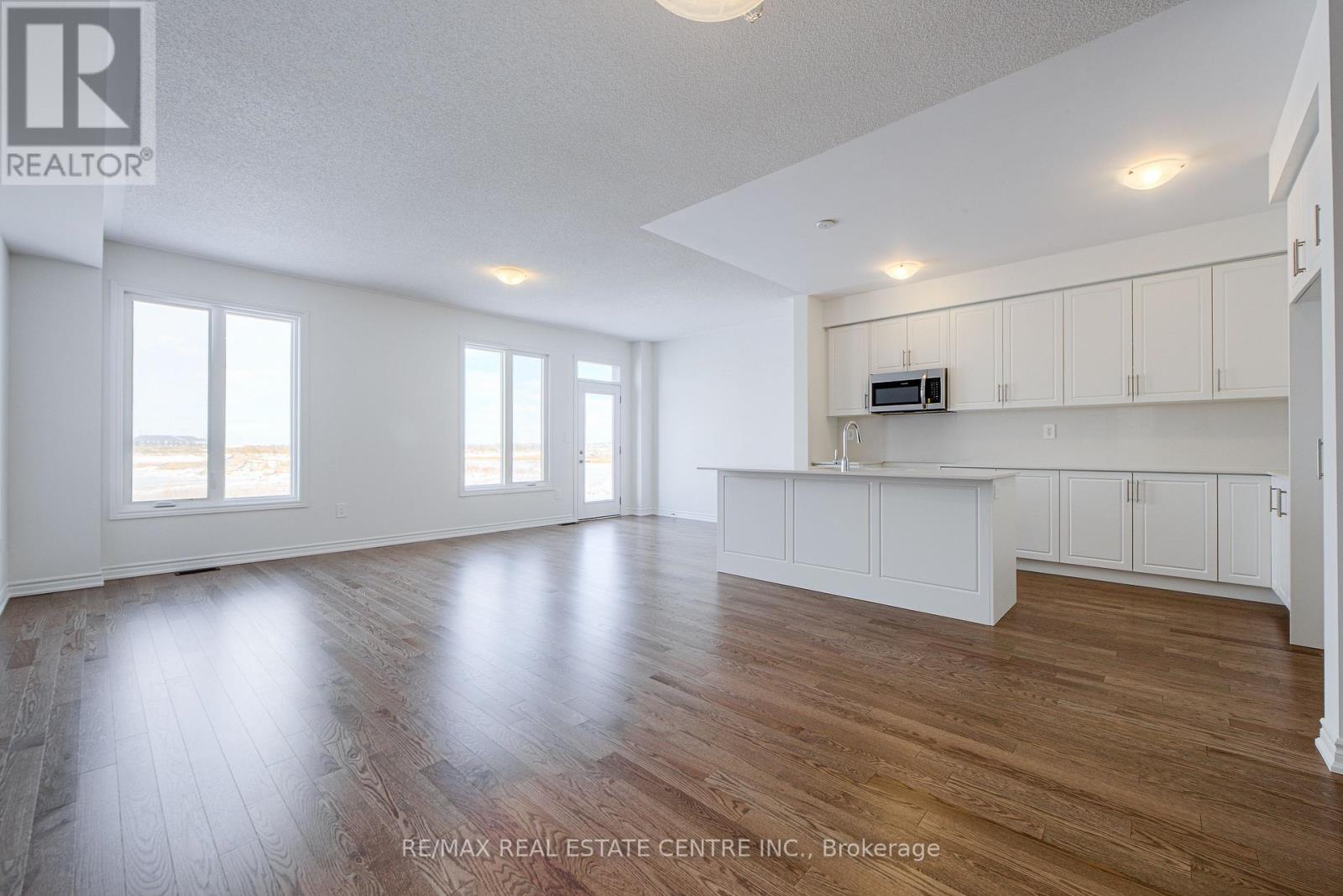 1467 Savoline Boulevard, Milton (Walker), Ontario  L9E 2G5 - Photo 8 - W12609654