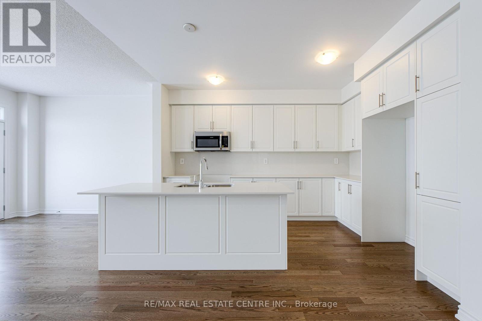 1467 Savoline Boulevard, Milton (Walker), Ontario  L9E 2G5 - Photo 9 - W12609654