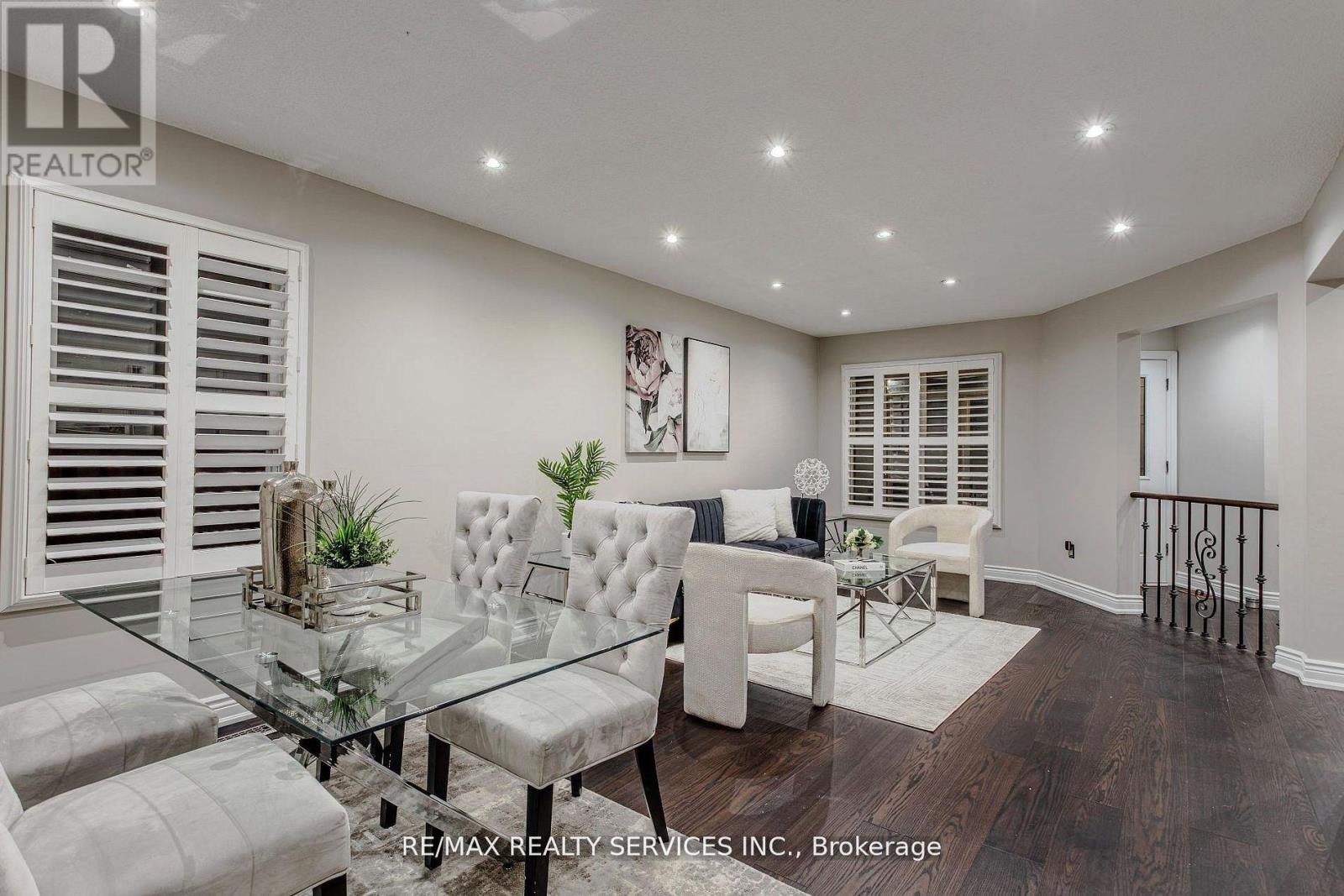 32 Heddon Court, Brampton (Heart Lake East), Ontario  L6Z 4H2 - Photo 9 - W12609666