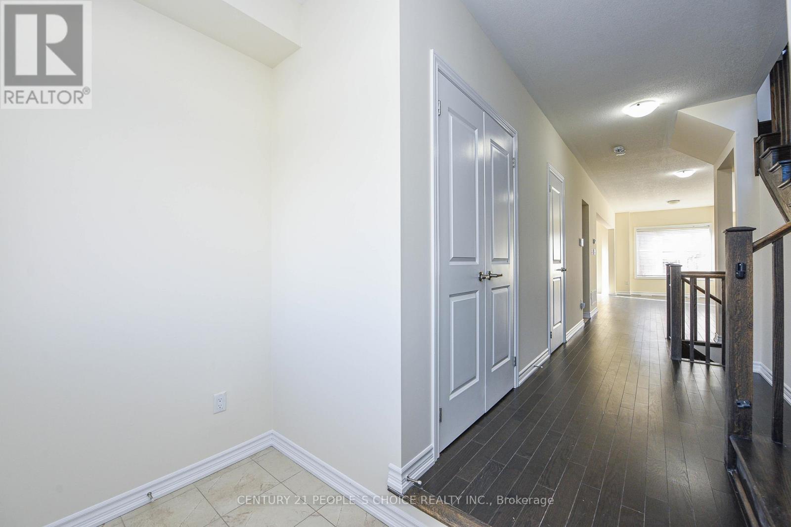 18 Cohoe Street, Brampton (Northwest Brampton), Ontario  L7A 4X8 - Photo 6 - W12609720