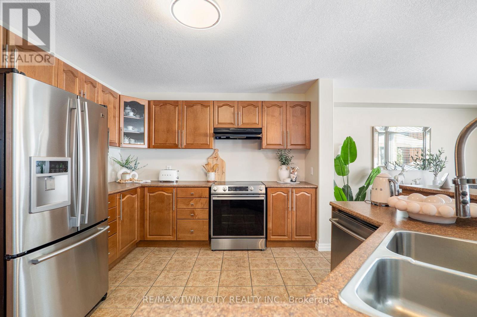 162 Banffshire Street, Kitchener, Ontario  N2R 1W7 - Photo 18 - X12609696