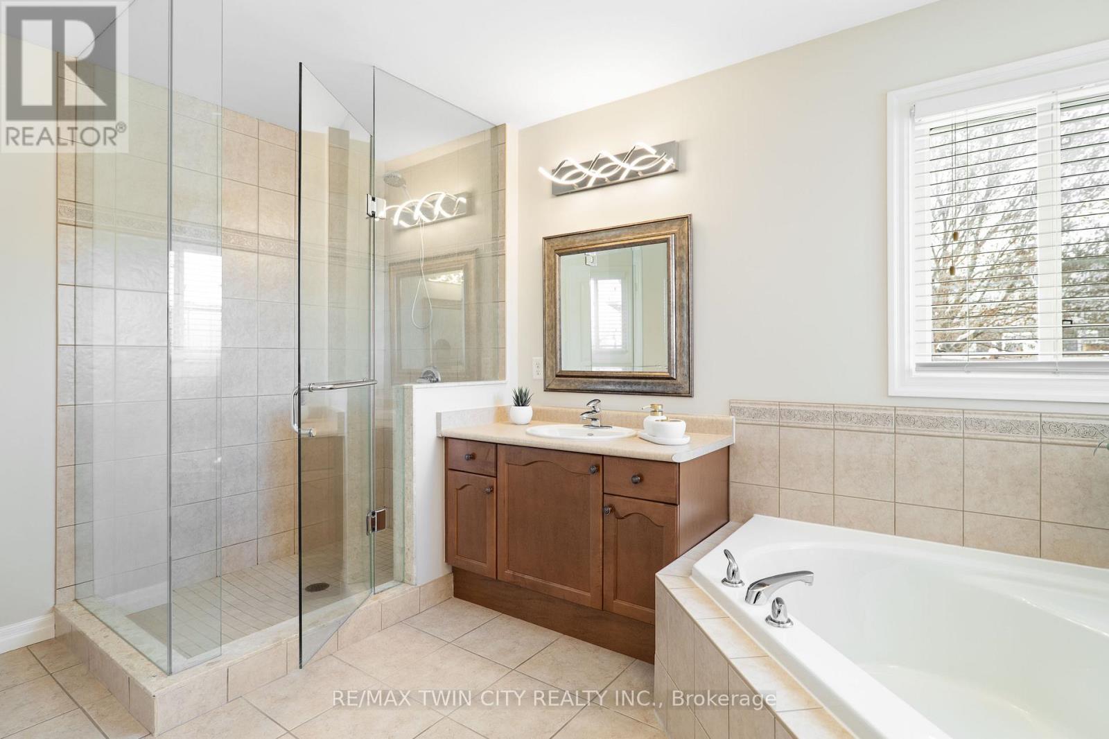 162 Banffshire Street, Kitchener, Ontario  N2R 1W7 - Photo 29 - X12609696