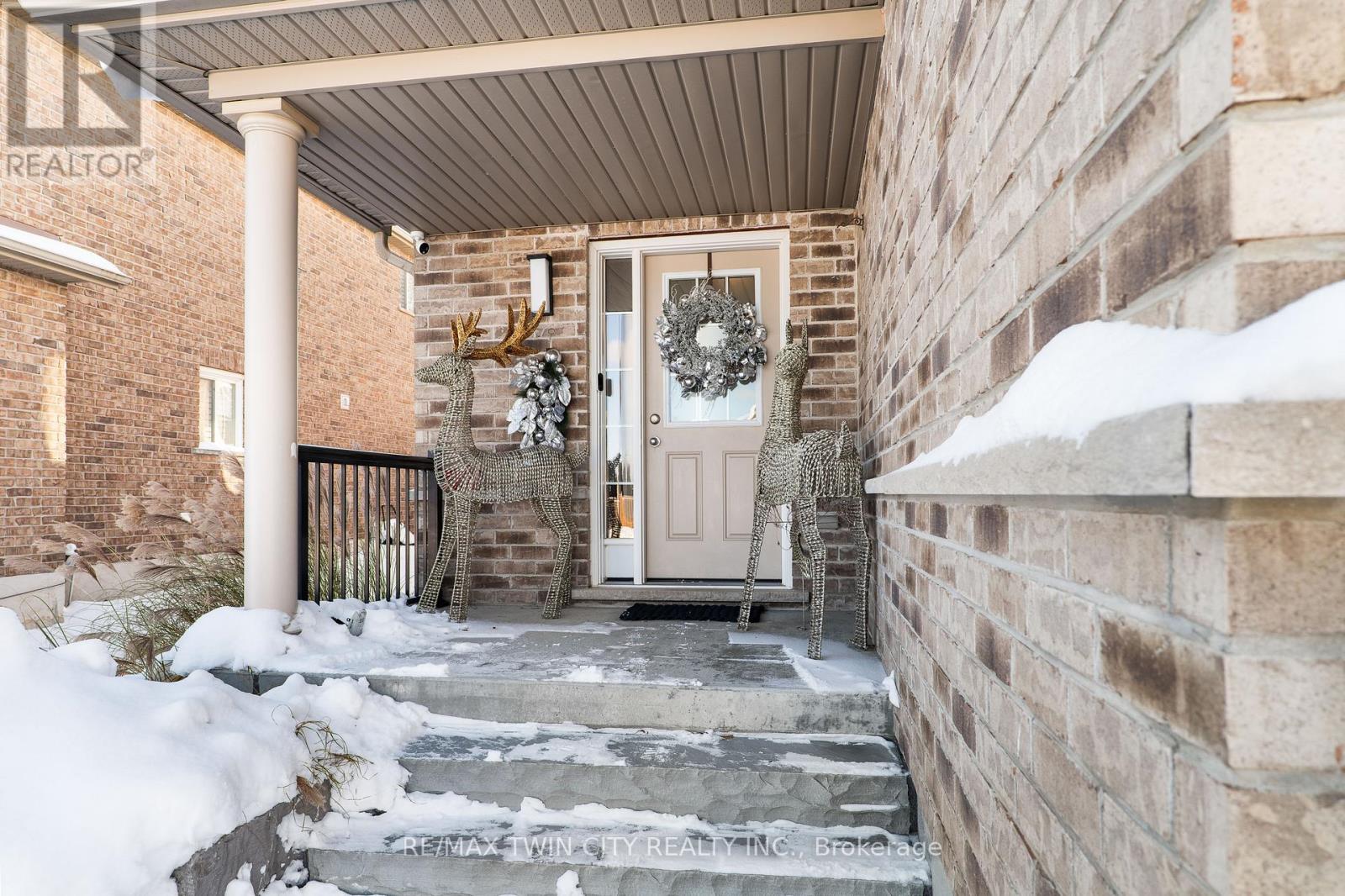 162 Banffshire Street, Kitchener, Ontario  N2R 1W7 - Photo 3 - X12609696