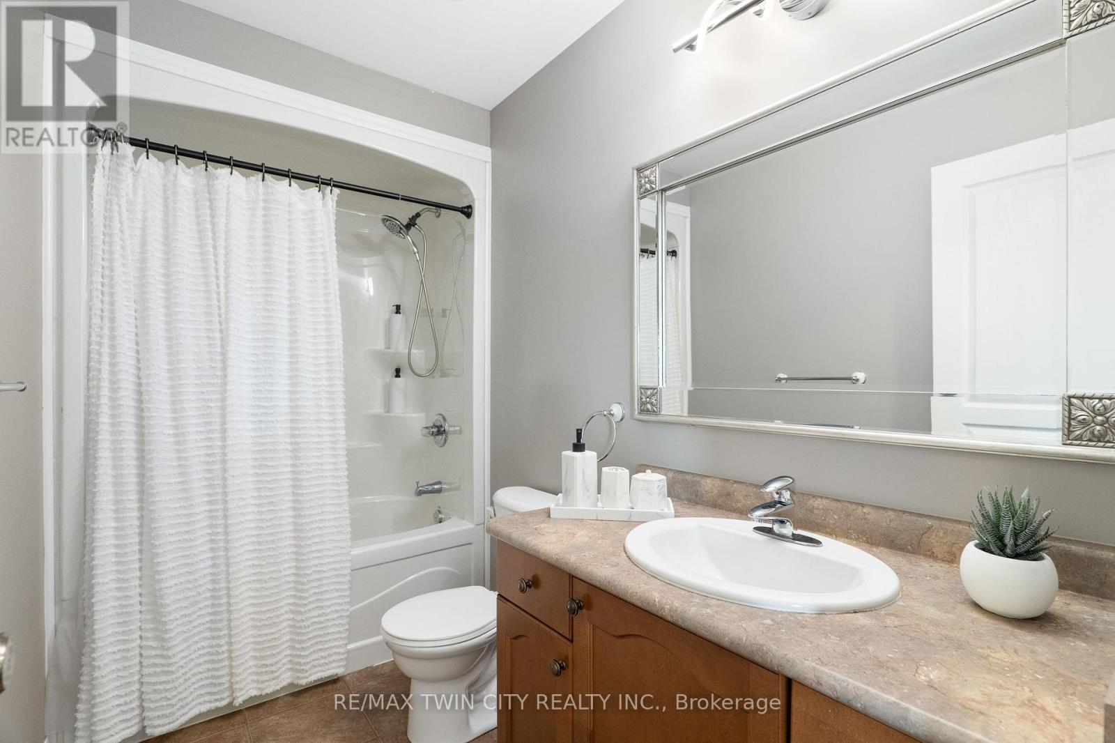 162 Banffshire Street, Kitchener, Ontario  N2R 1W7 - Photo 30 - X12609696