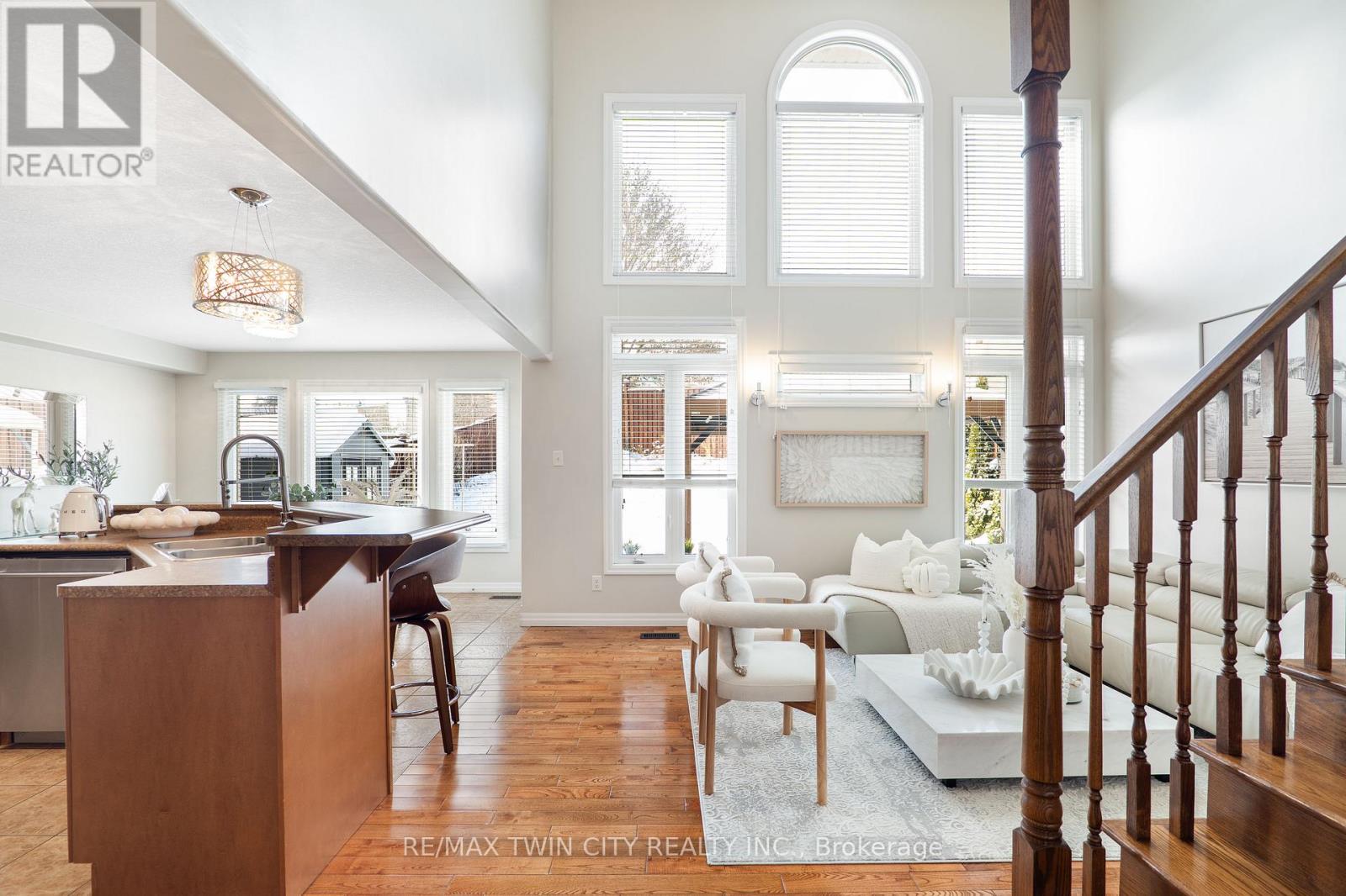 162 Banffshire Street, Kitchener, Ontario  N2R 1W7 - Photo 7 - X12609696