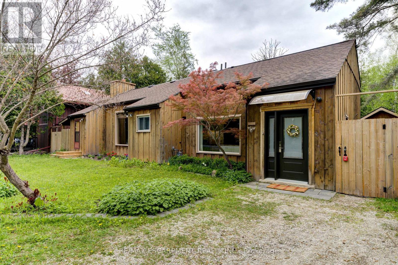 109 Hope Street, Blue Mountains, Ontario  L9Y 0L1 - Photo 2 - X12609716