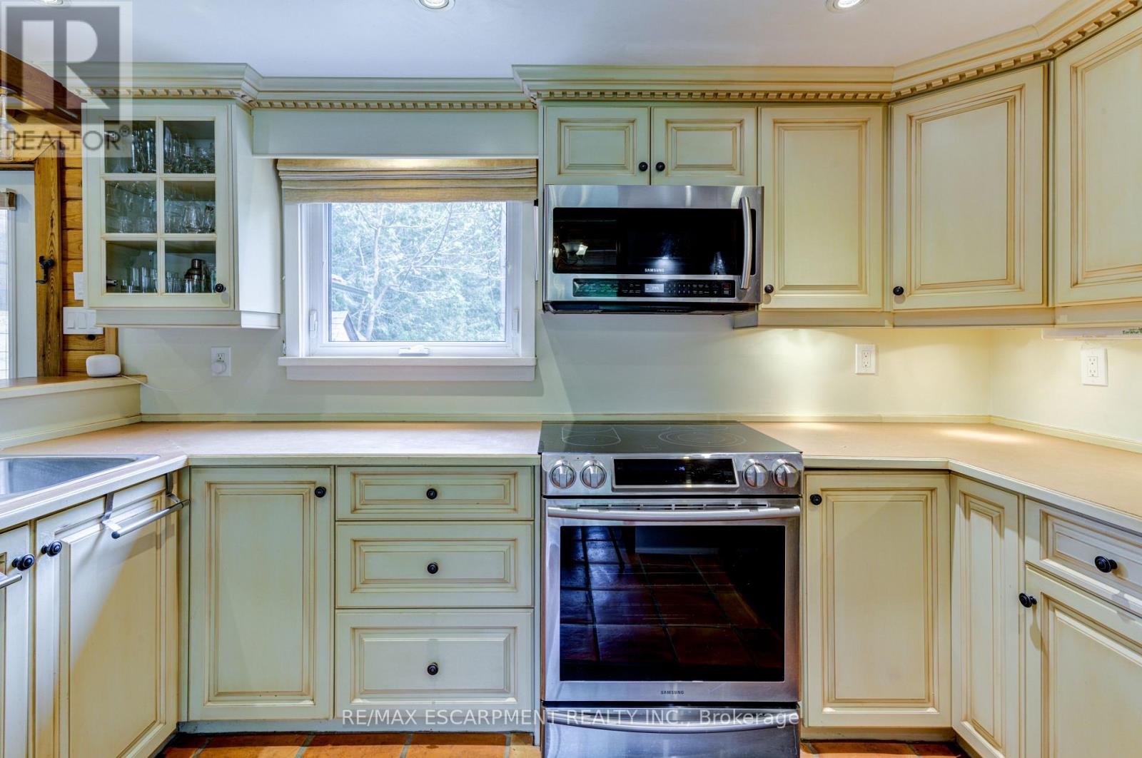 109 Hope Street, Blue Mountains, Ontario  L9Y 0L1 - Photo 25 - X12609716