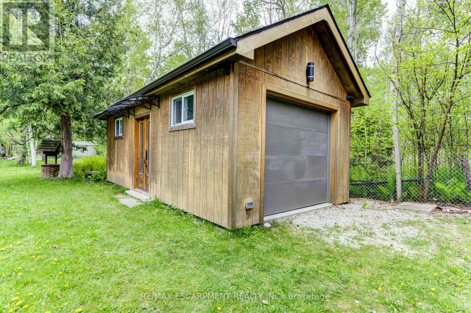 109 Hope Street, Blue Mountains, Ontario  L9Y 0L1 - Photo 38 - X12609716