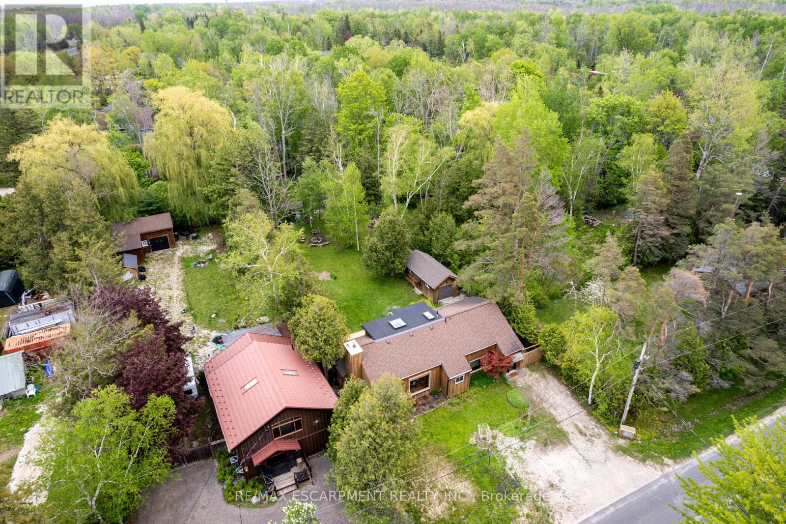 109 Hope Street, Blue Mountains, Ontario  L9Y 0L1 - Photo 47 - X12609716