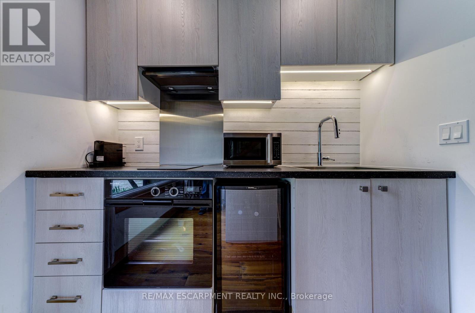 109 Hope Street, Blue Mountains, Ontario  L9Y 0L1 - Photo 7 - X12609716