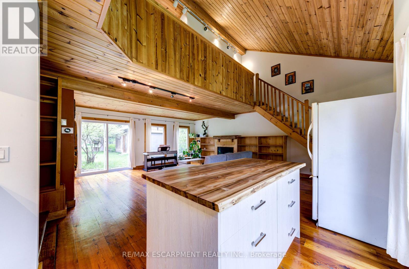 109 Hope Street, Blue Mountains, Ontario  L9Y 0L1 - Photo 8 - X12609716