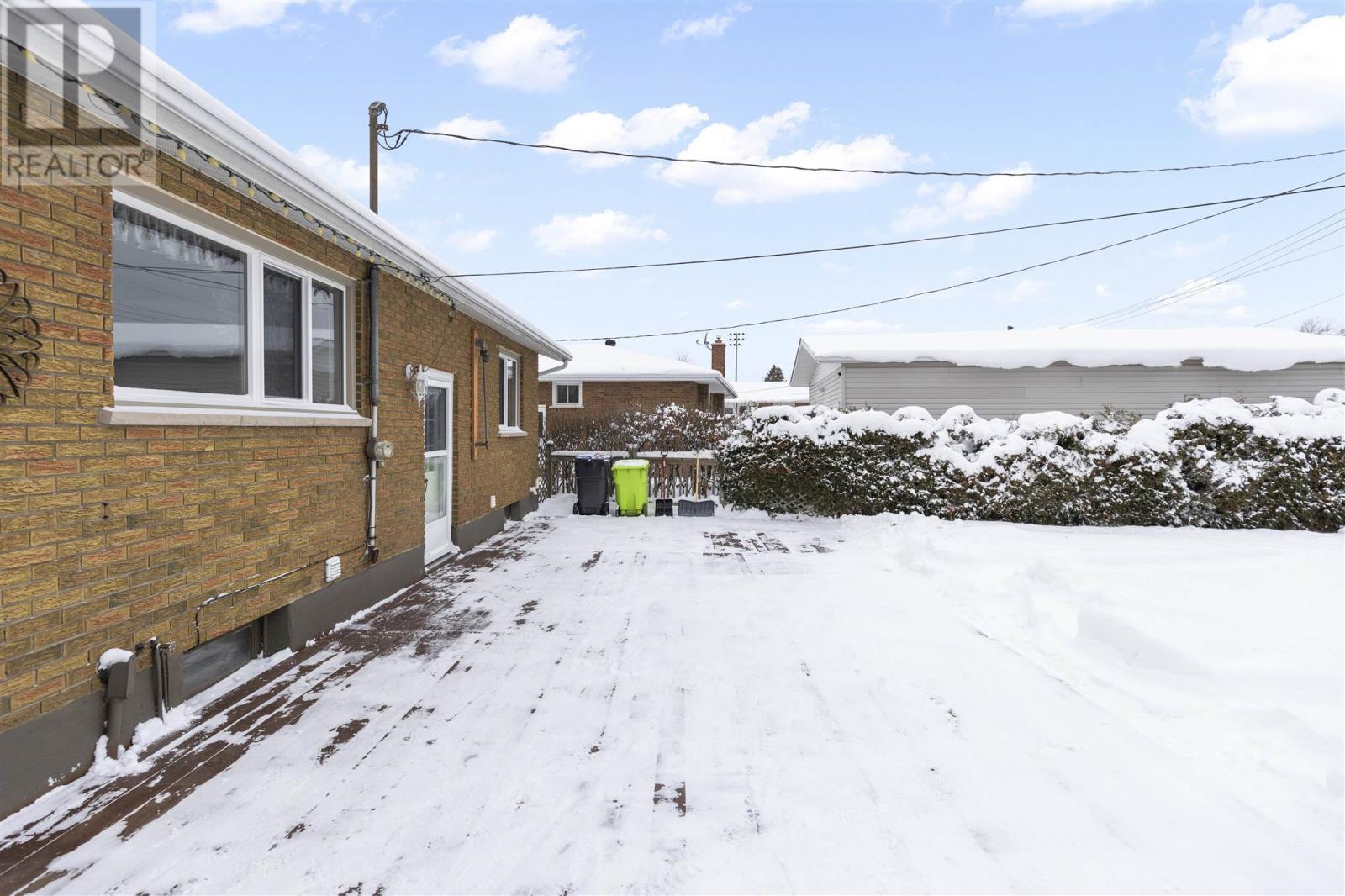 18 Montcalm Rd, Sault Ste. Marie, Ontario  P6B 4L4 - Photo 31 - SM253425