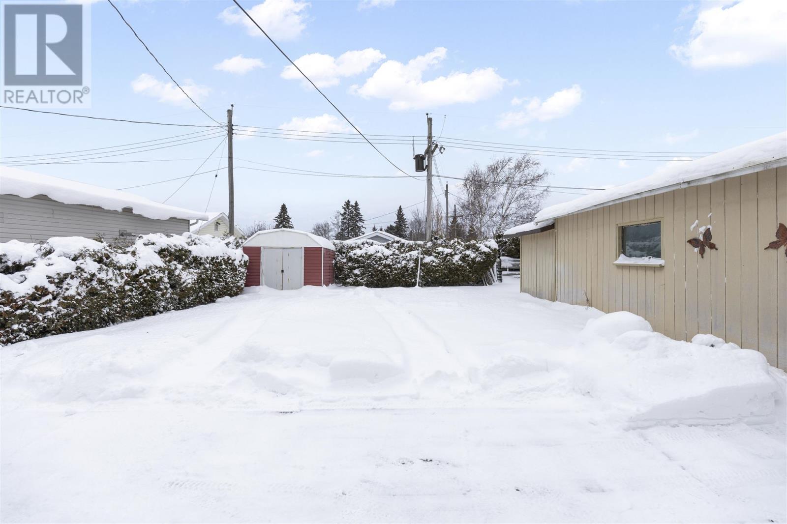 18 Montcalm Rd, Sault Ste. Marie, Ontario  P6B 4L4 - Photo 35 - SM253425