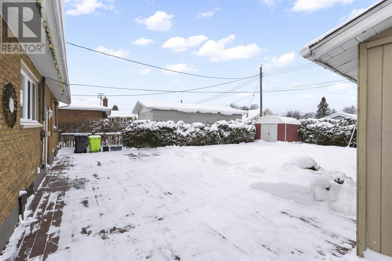 18 Montcalm Rd, Sault Ste. Marie, Ontario  P6B 4L4 - Photo 30 - SM253425