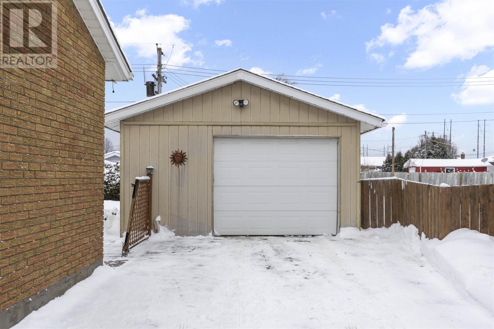 18 Montcalm Rd, Sault Ste. Marie, Ontario  P6B 4L4 - Photo 32 - SM253425