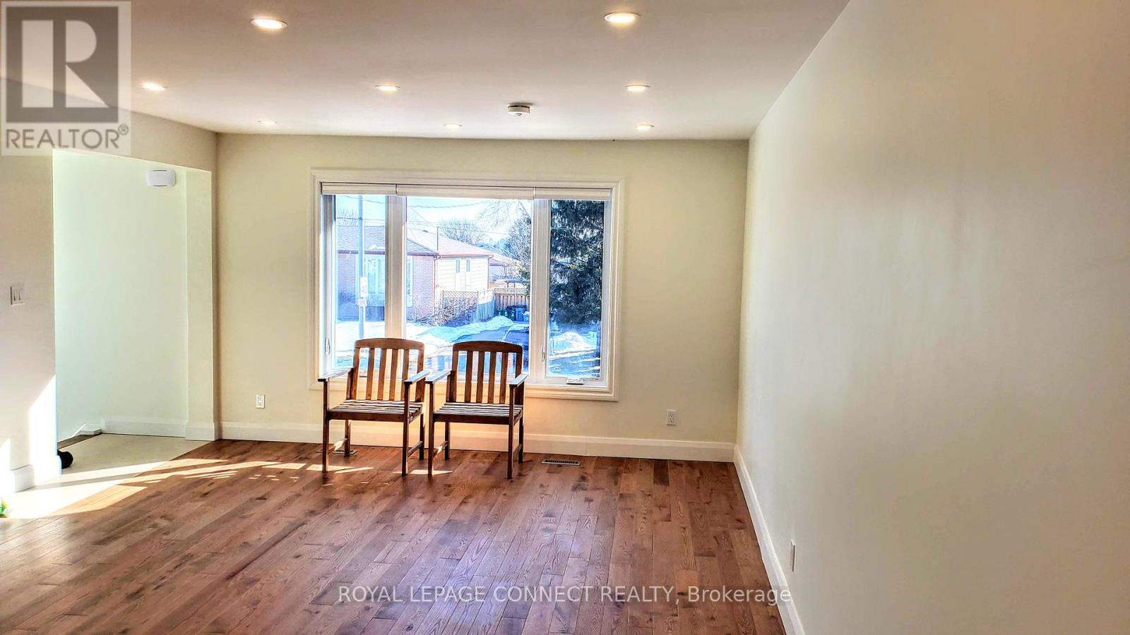 Main Floor - 660 A Chipmunk Street, Pickering, Ontario  L1W 2W1 - Photo 3 - E12596734