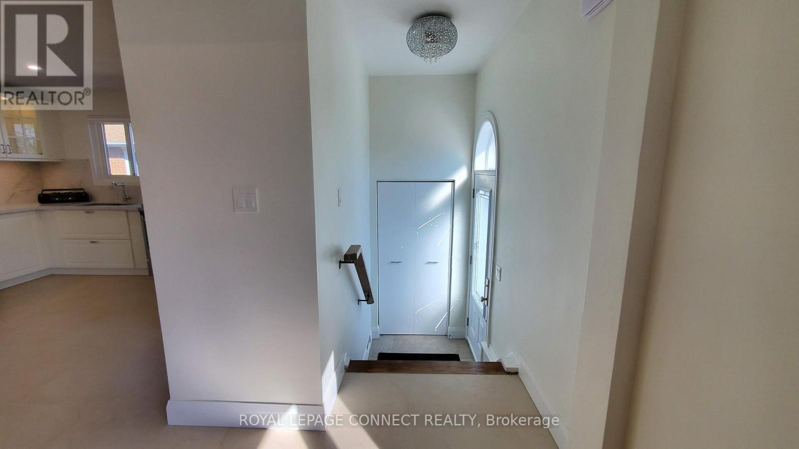 Main Floor - 660 A Chipmunk Street, Pickering, Ontario  L1W 2W1 - Photo 16 - E12596734