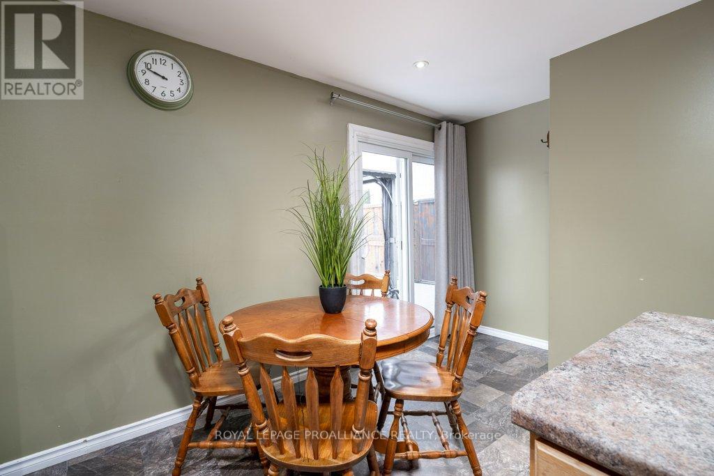 31 Pelham Street, Quinte West (Trenton Ward), Ontario  K8V 4T7 - Photo 15 - X12609844