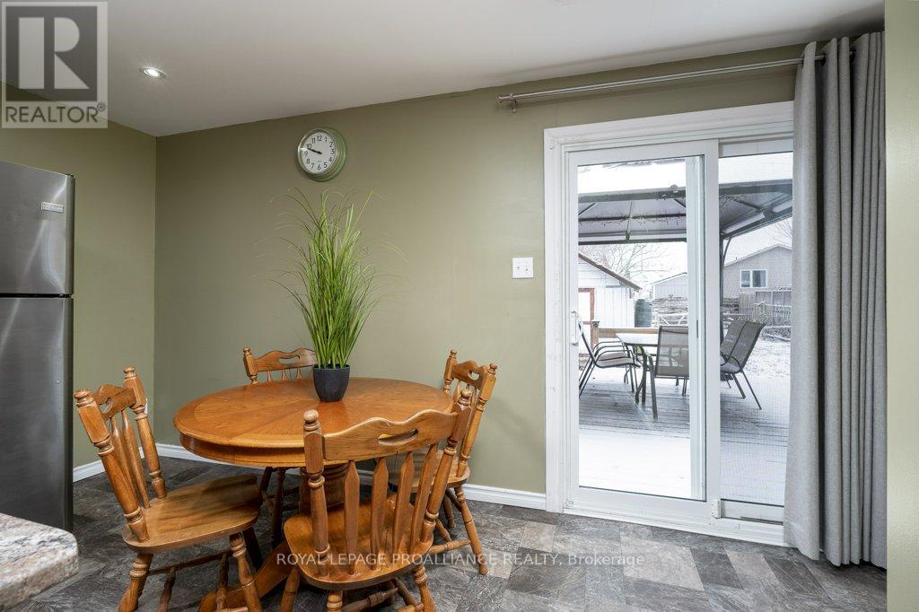 31 Pelham Street, Quinte West (Trenton Ward), Ontario  K8V 4T7 - Photo 16 - X12609844