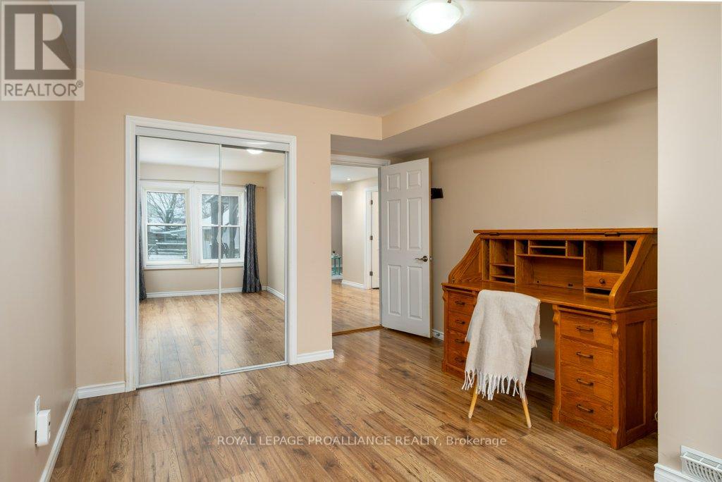 31 Pelham Street, Quinte West (Trenton Ward), Ontario  K8V 4T7 - Photo 20 - X12609844