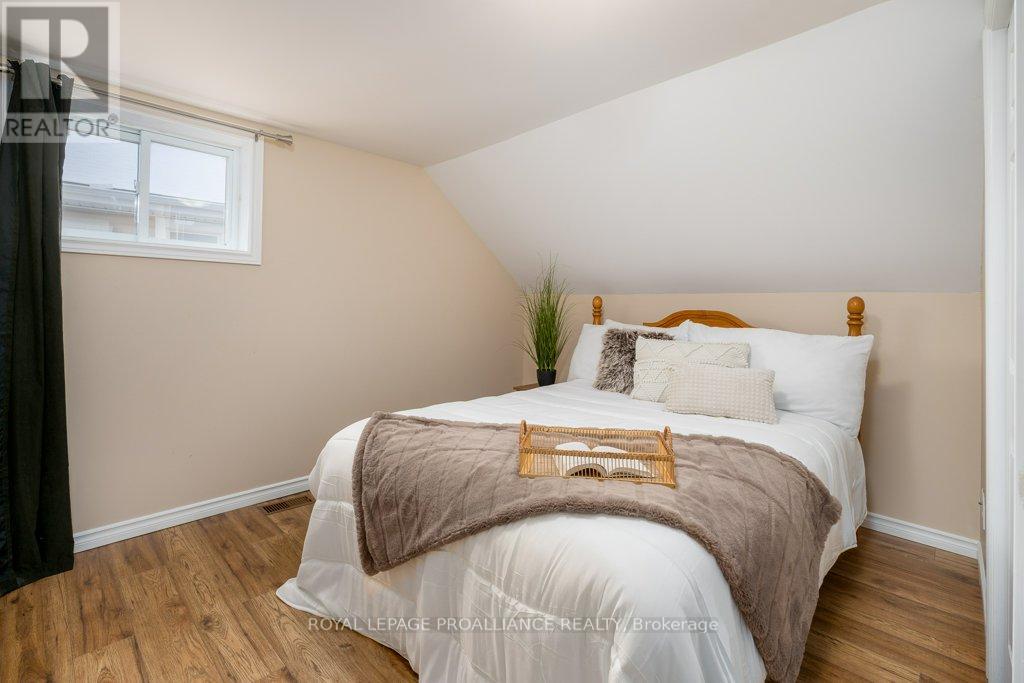 31 Pelham Street, Quinte West (Trenton Ward), Ontario  K8V 4T7 - Photo 22 - X12609844